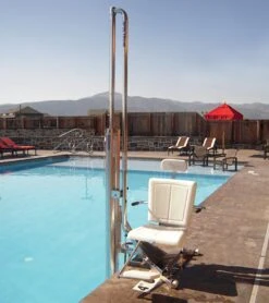 Swimming And Diving 75 Spectrum Gallatin WP 400 Water-Powered Lift